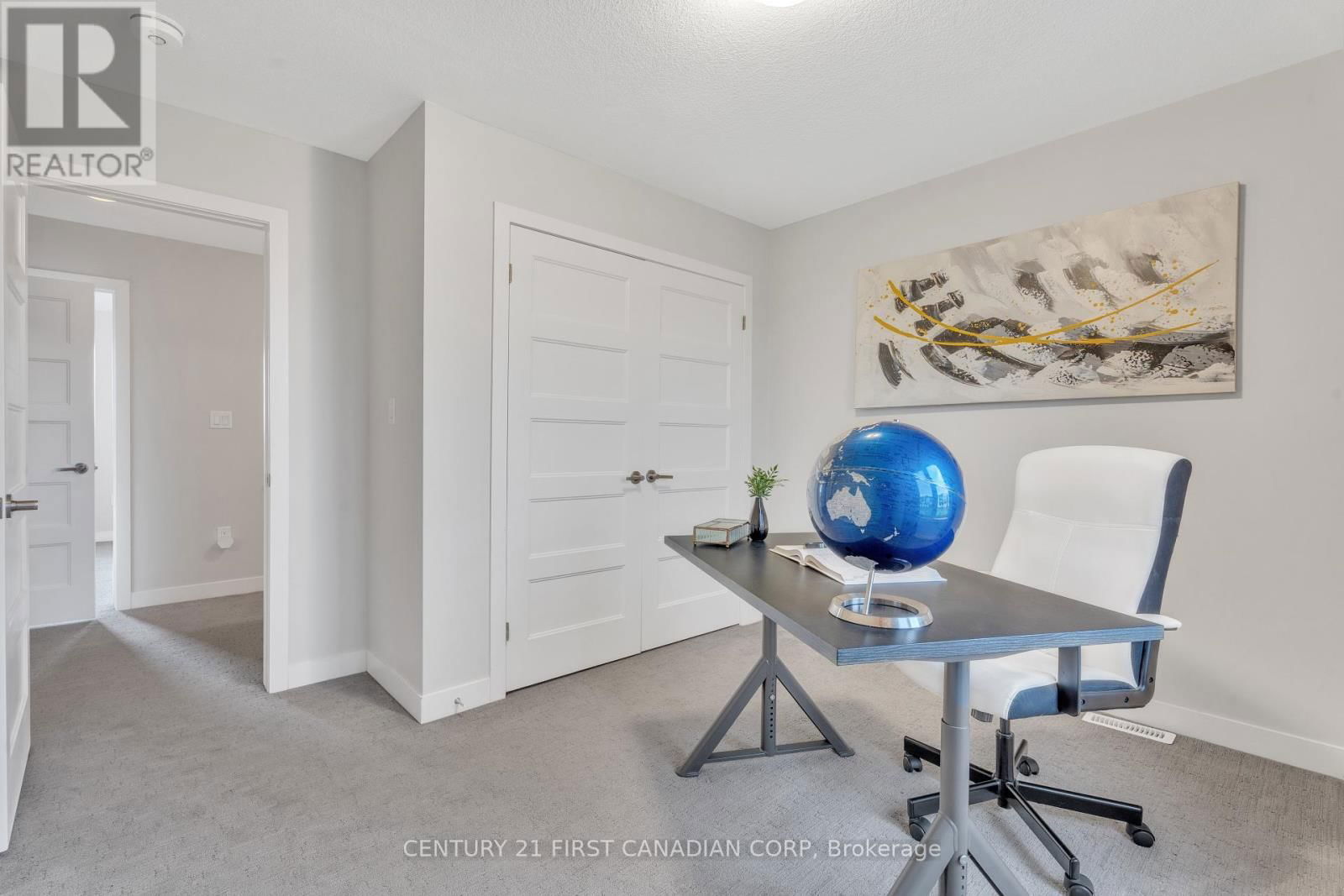 946 WEST VILLAGE SQUARE Image 37
