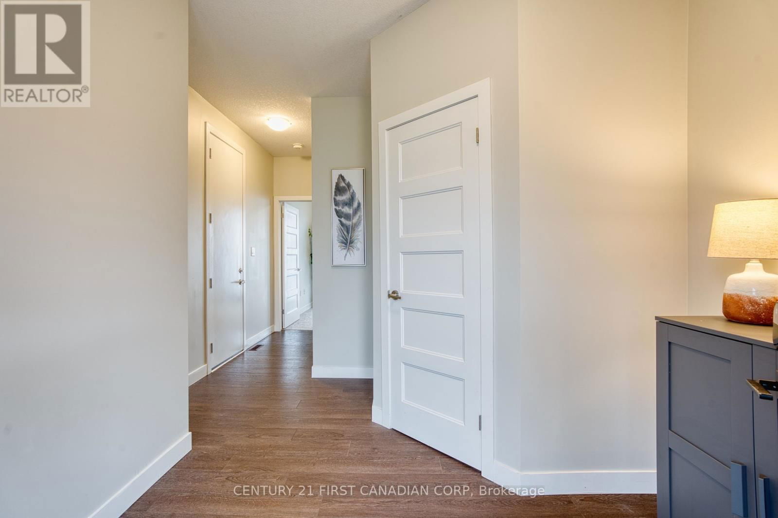 946 WEST VILLAGE SQUARE Image 4