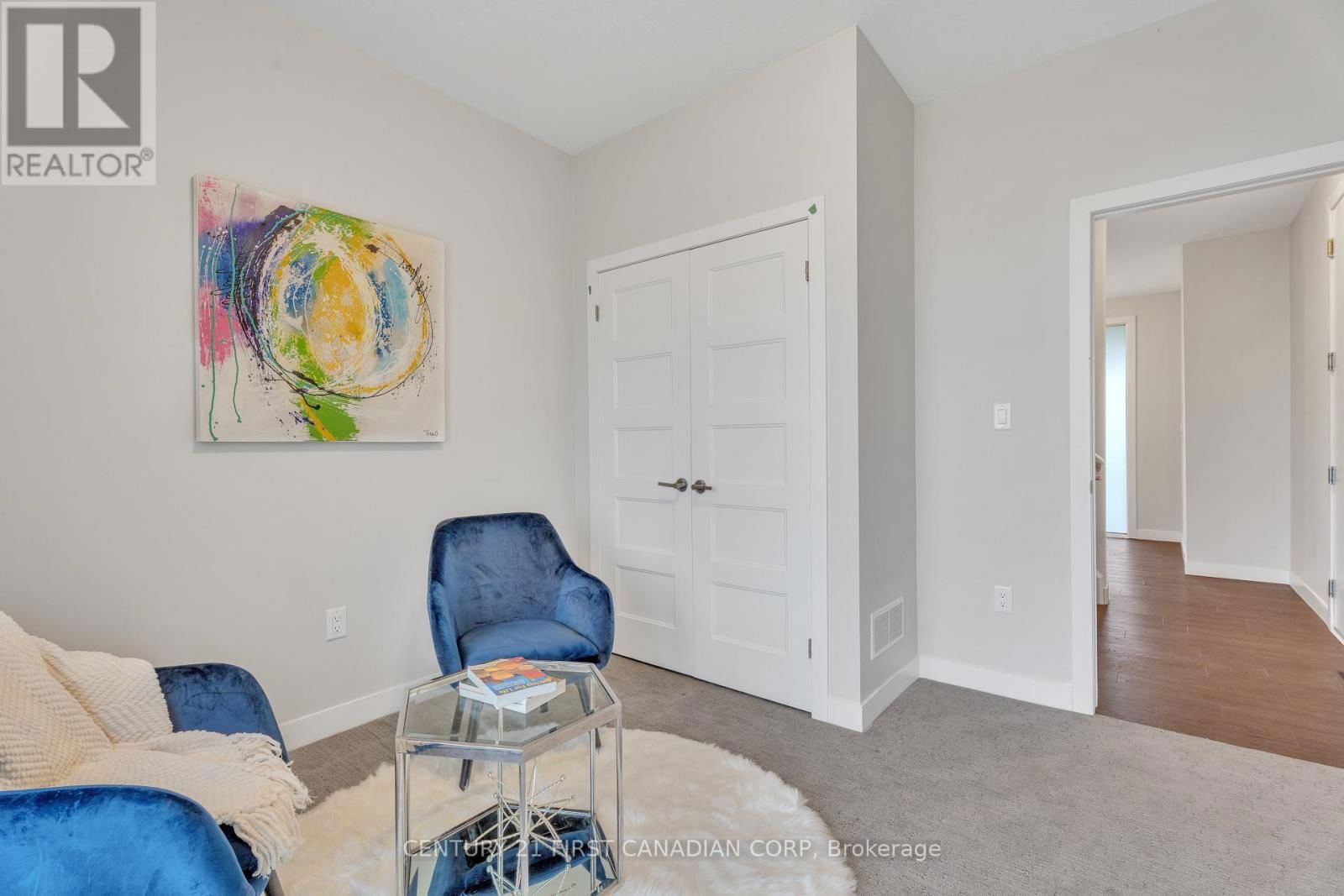 946 WEST VILLAGE SQUARE Image 8