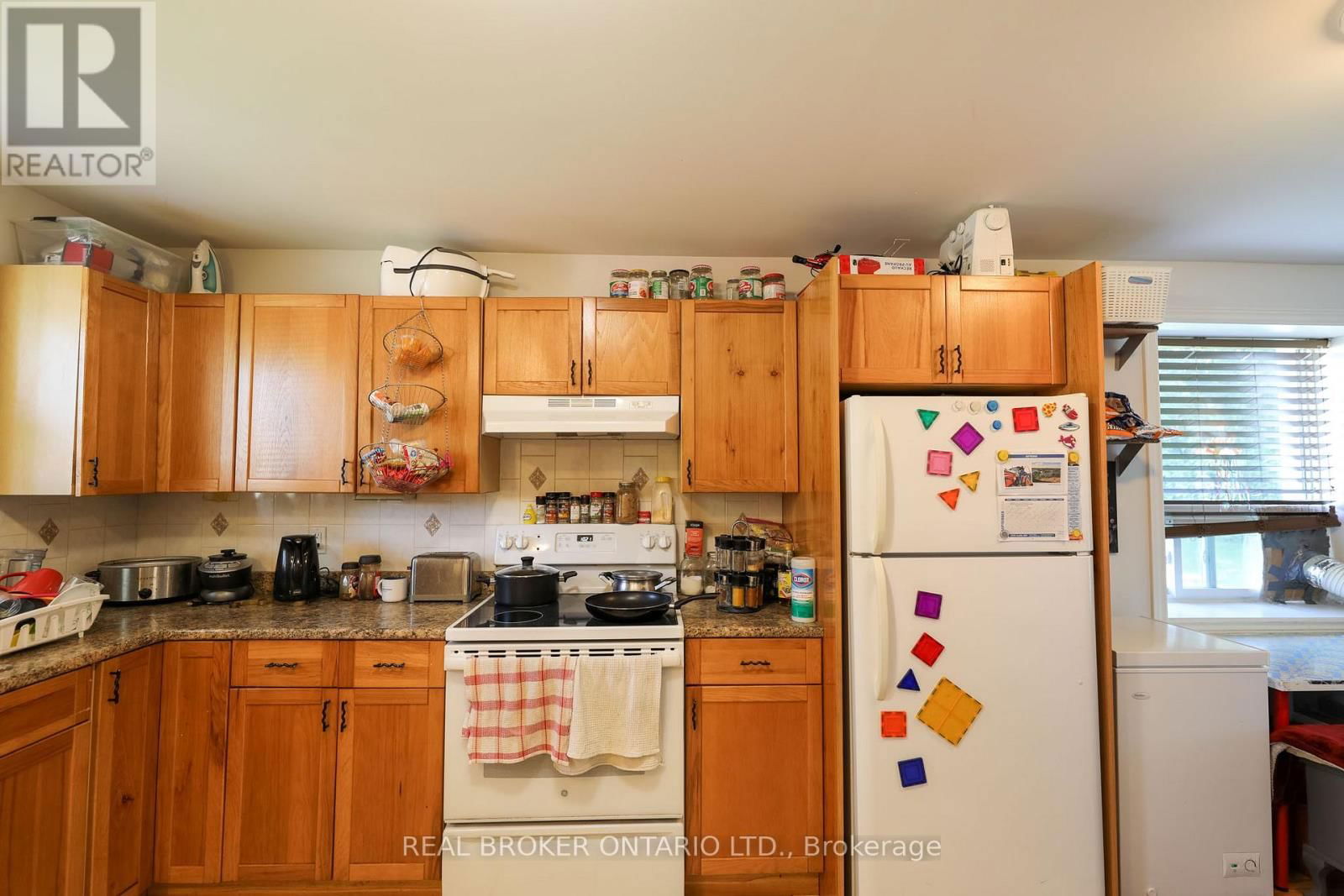 341 NEW STREET Image 9