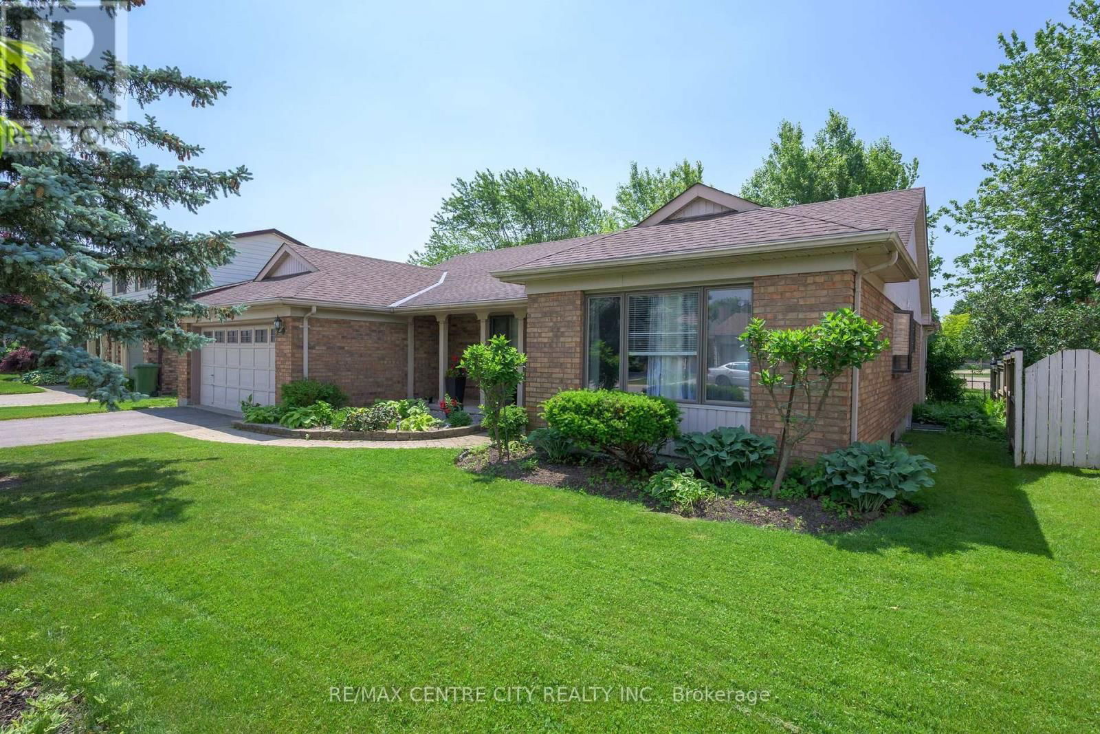 9 BONNIE PLACE Image 1