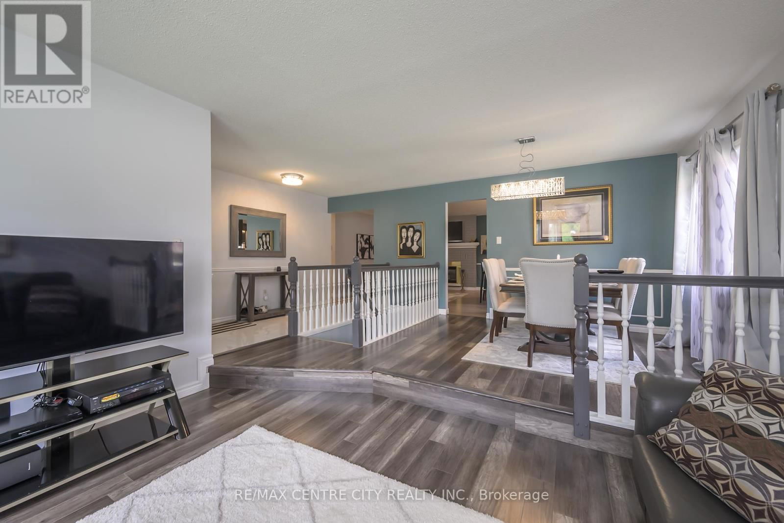 9 BONNIE PLACE Image 10