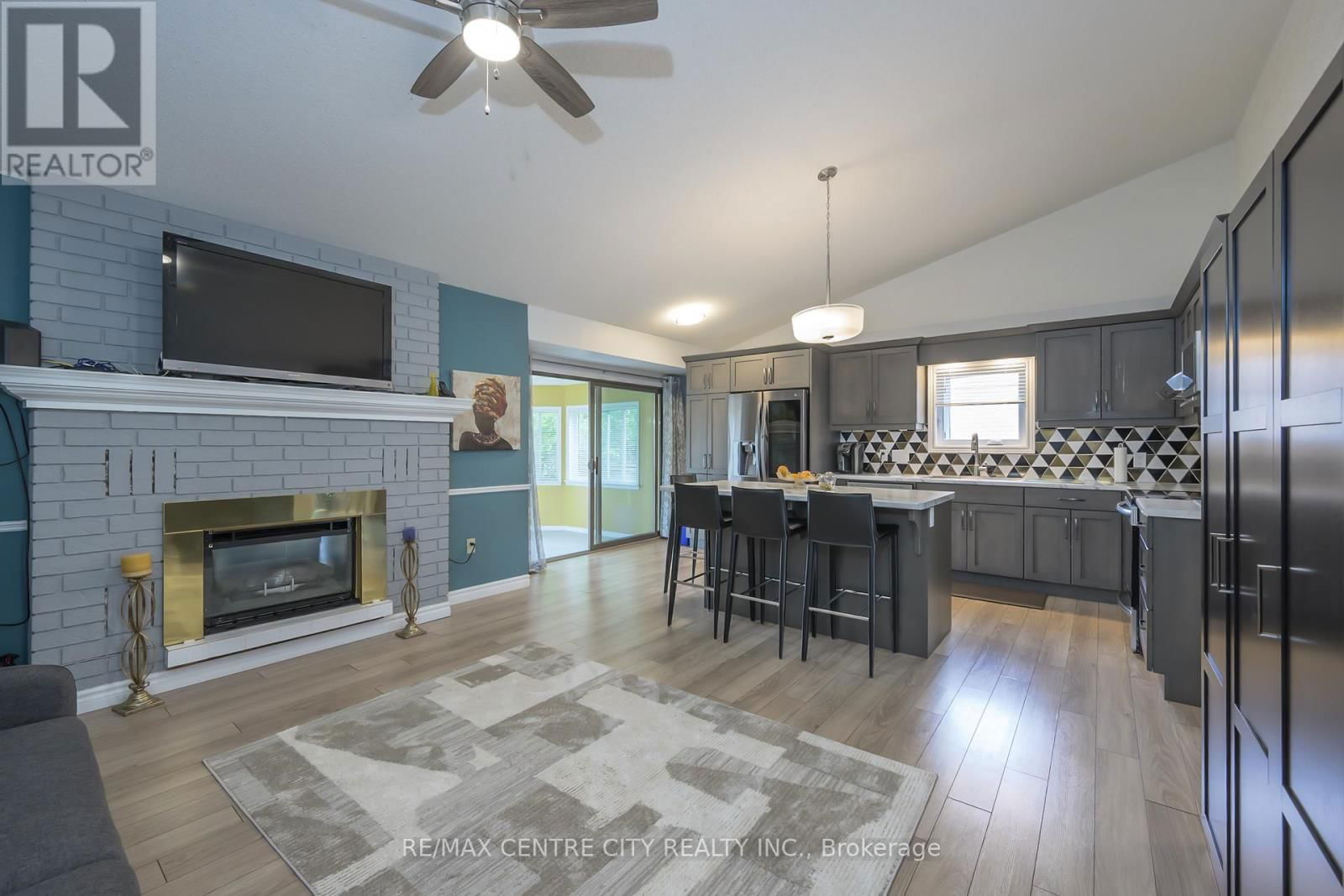9 BONNIE PLACE Image 12
