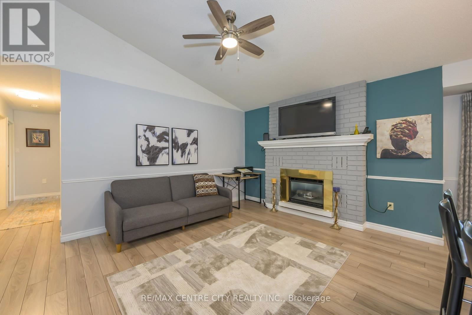 9 BONNIE PLACE Image 14