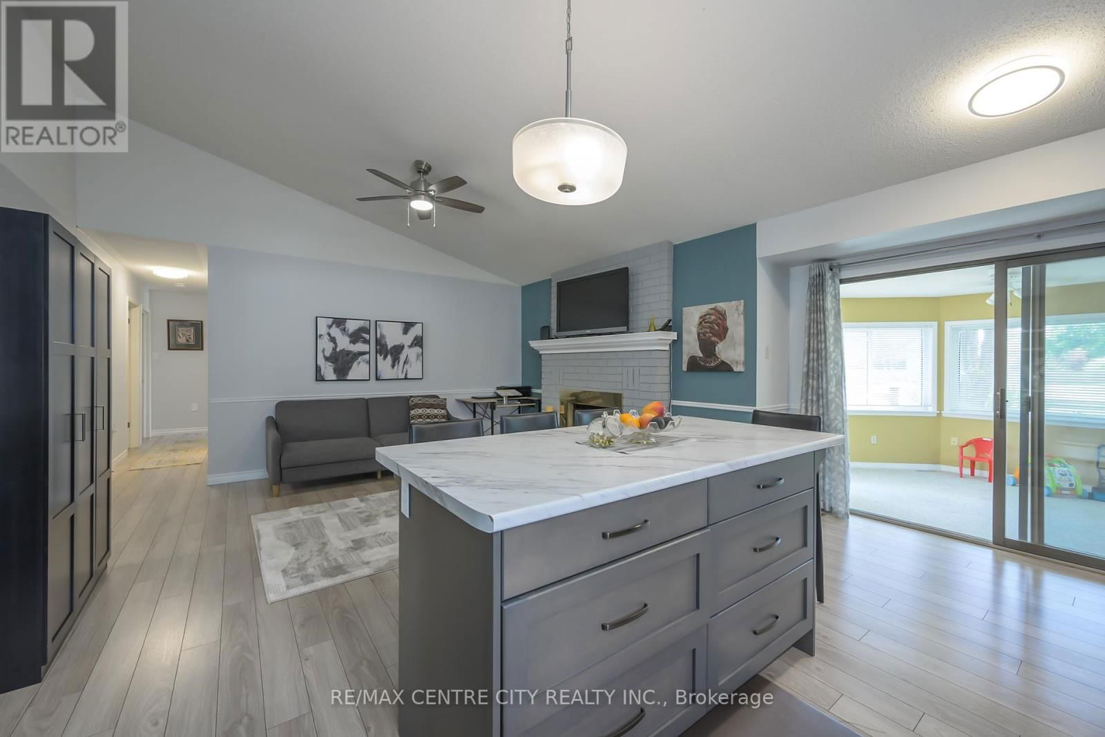 9 BONNIE PLACE Image 16