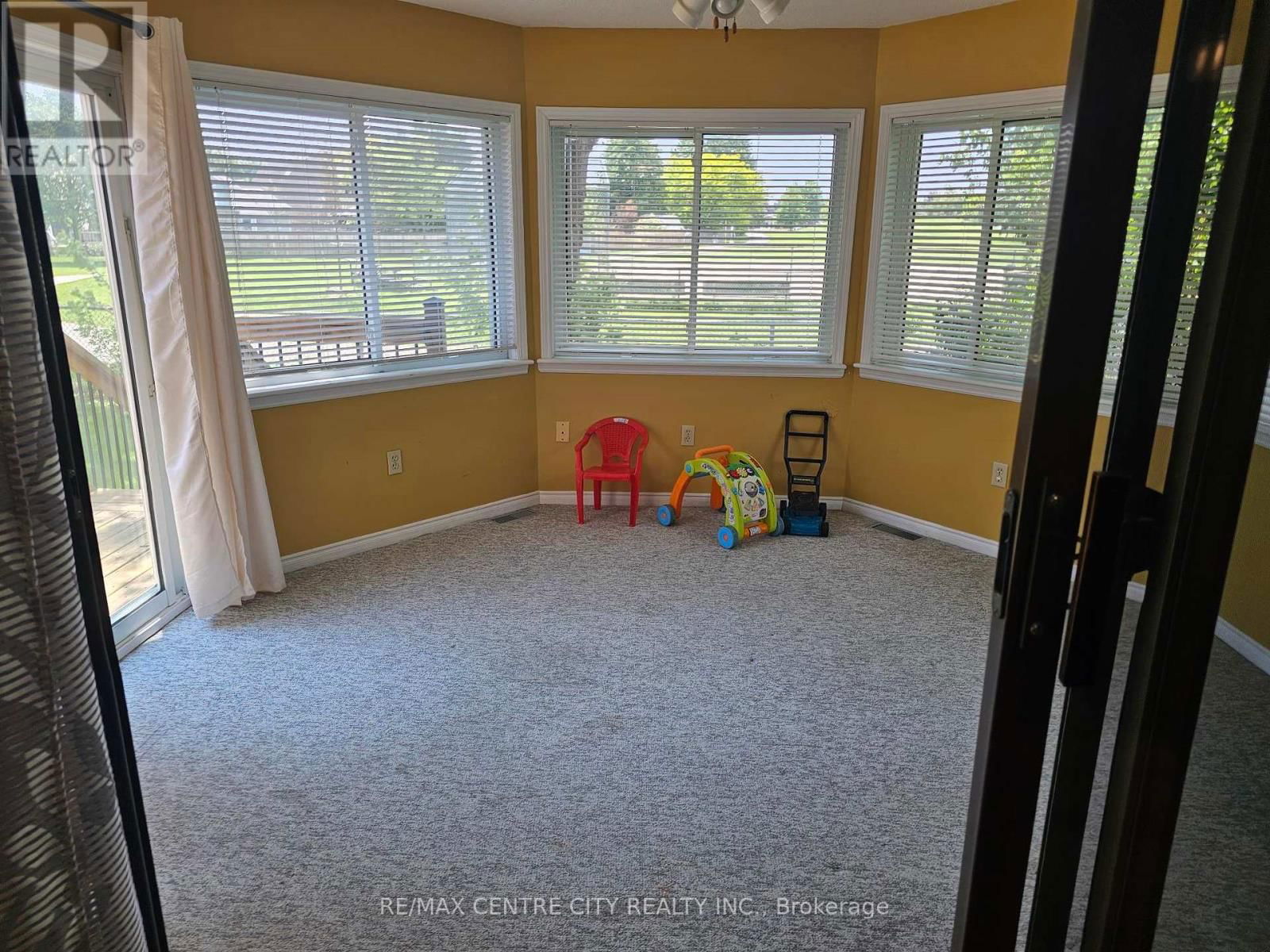 9 BONNIE PLACE Image 19