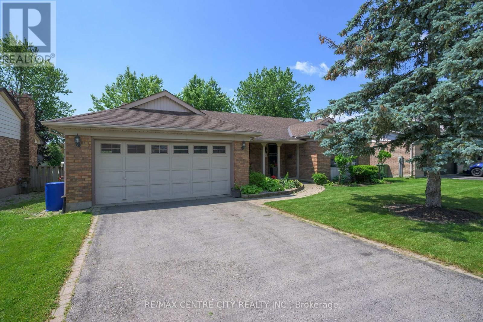 9 BONNIE PLACE Image 2