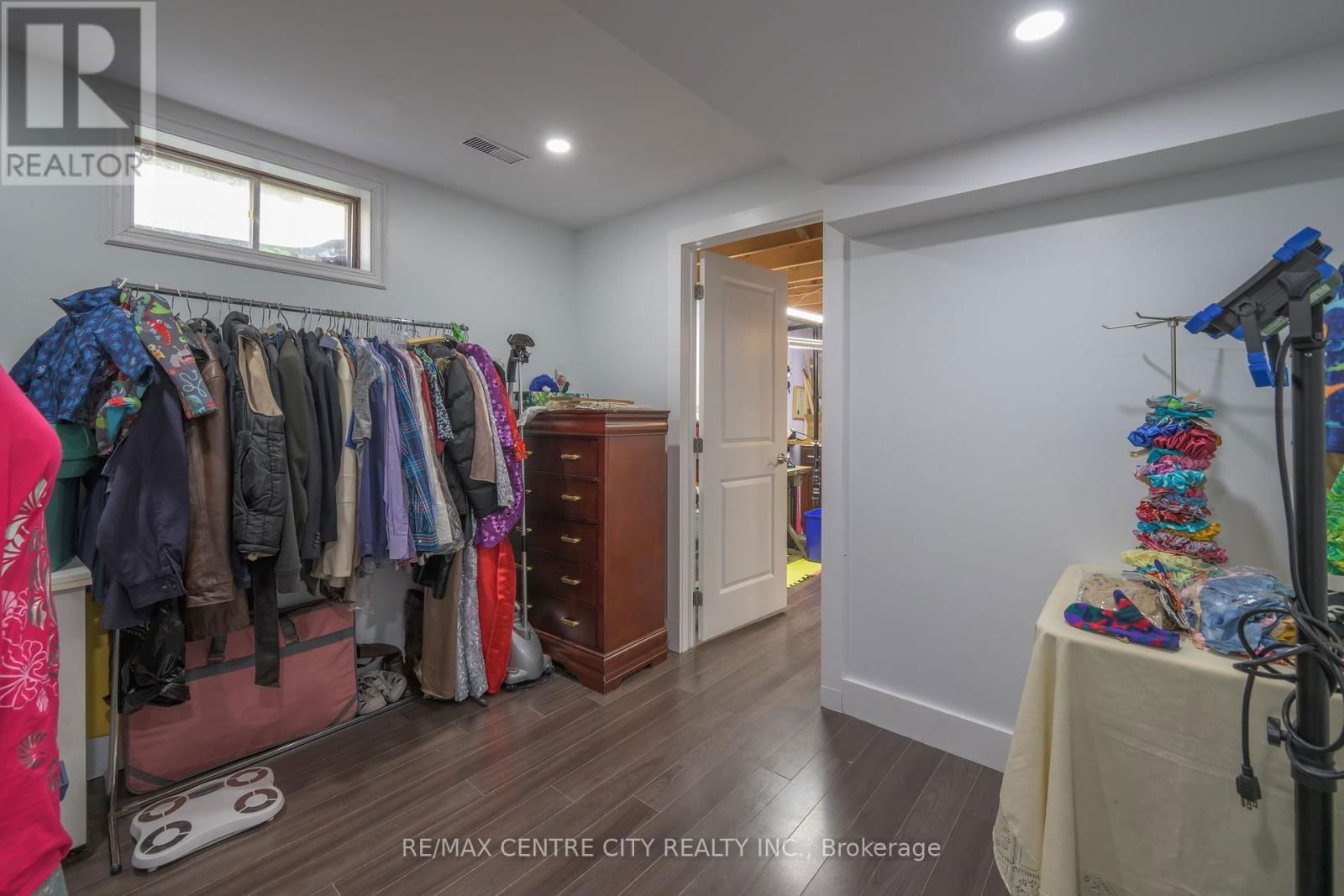 9 BONNIE PLACE Image 35
