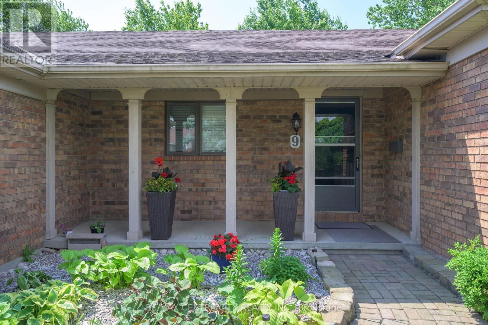 9 BONNIE PLACE Image 4