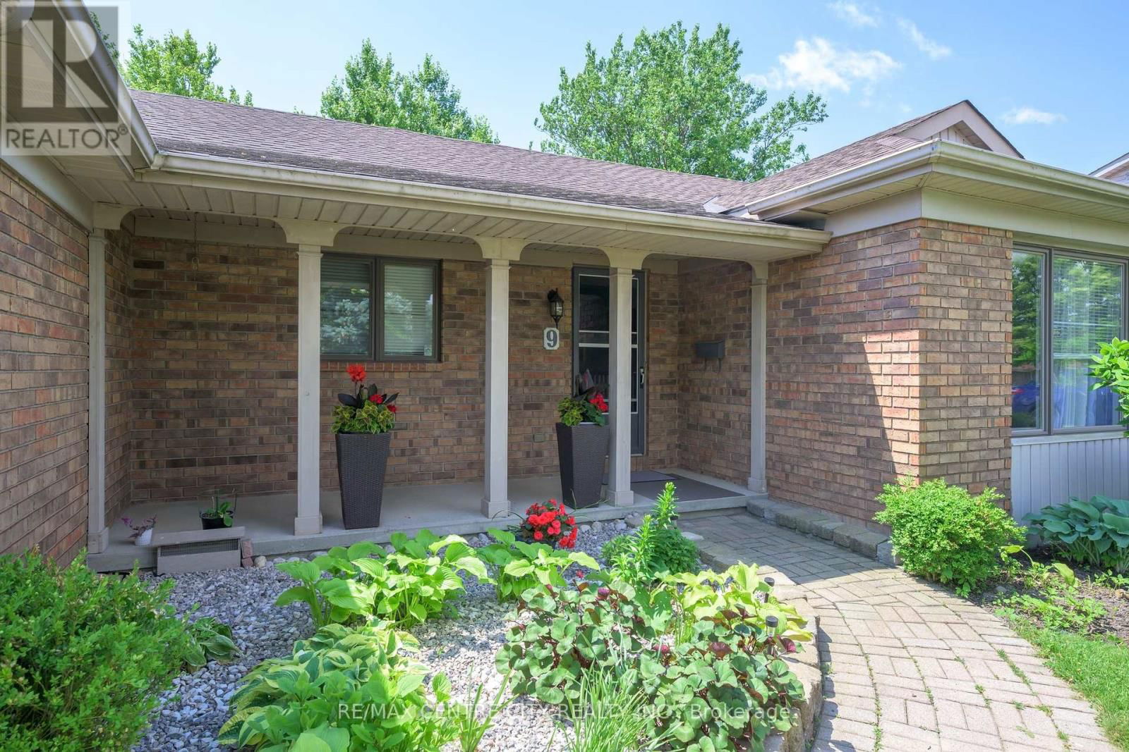 9 BONNIE PLACE Image 6