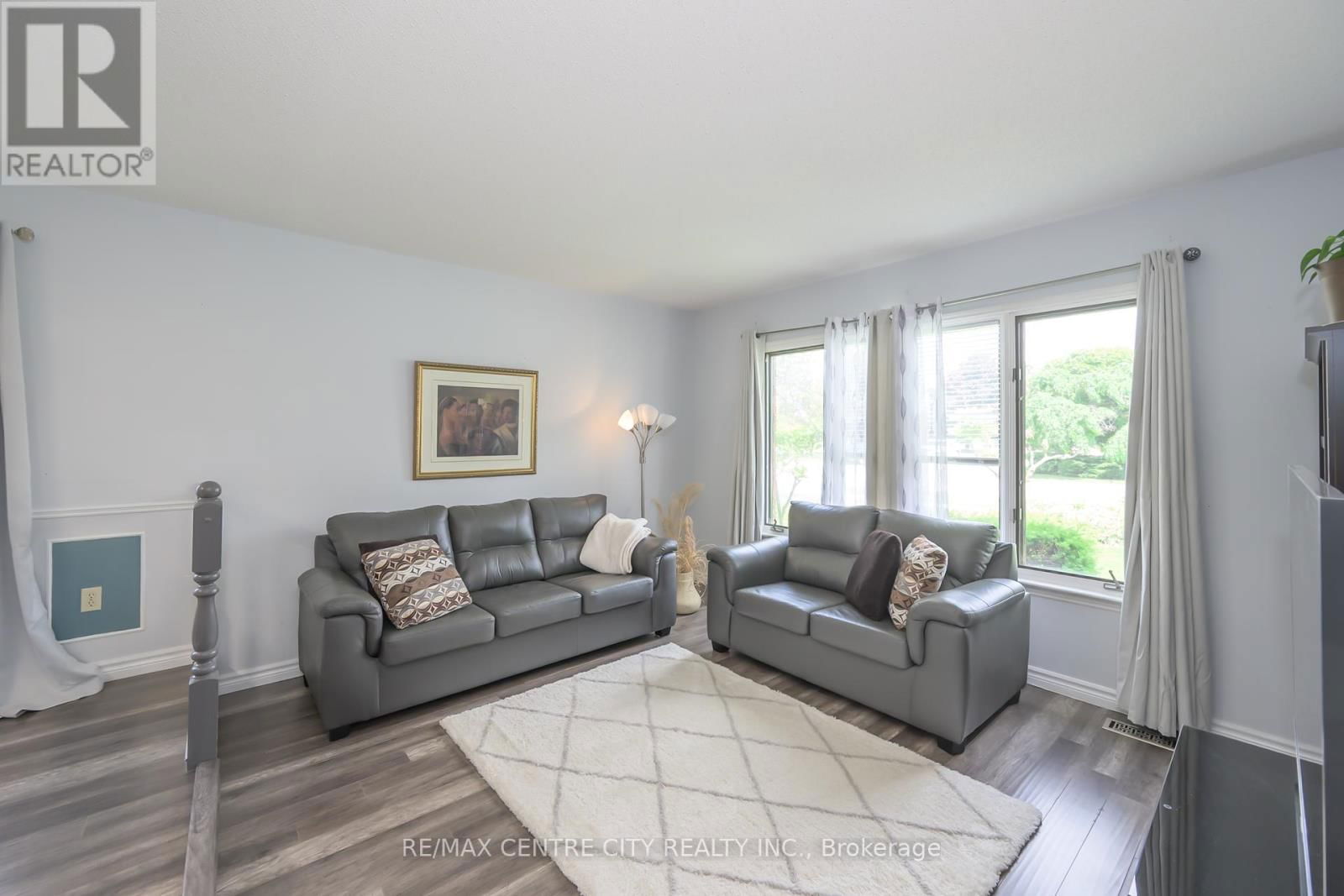 9 BONNIE PLACE Image 7
