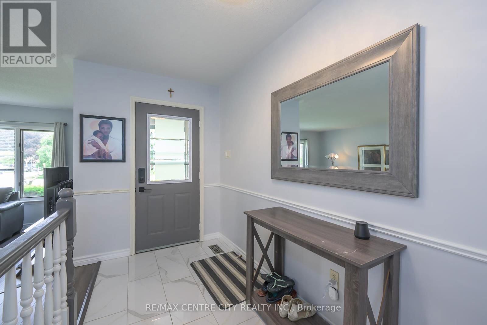 9 BONNIE PLACE Image 9