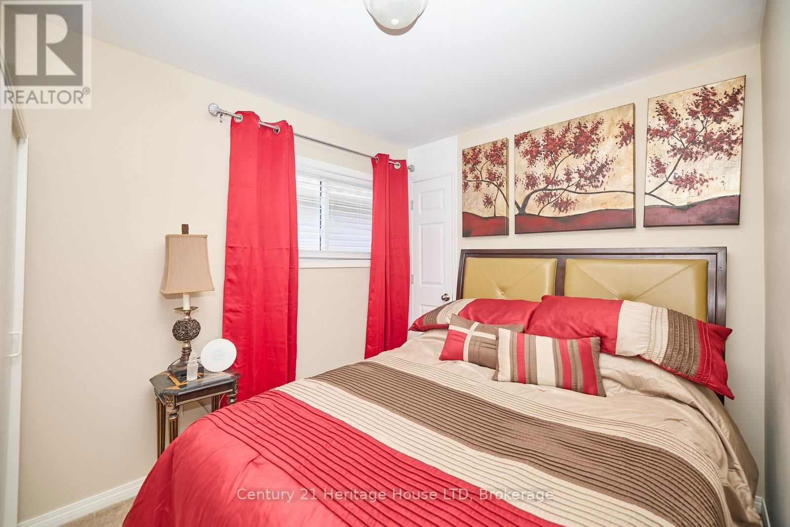 30 MCALPINE AVENUE SOUTH Image 22