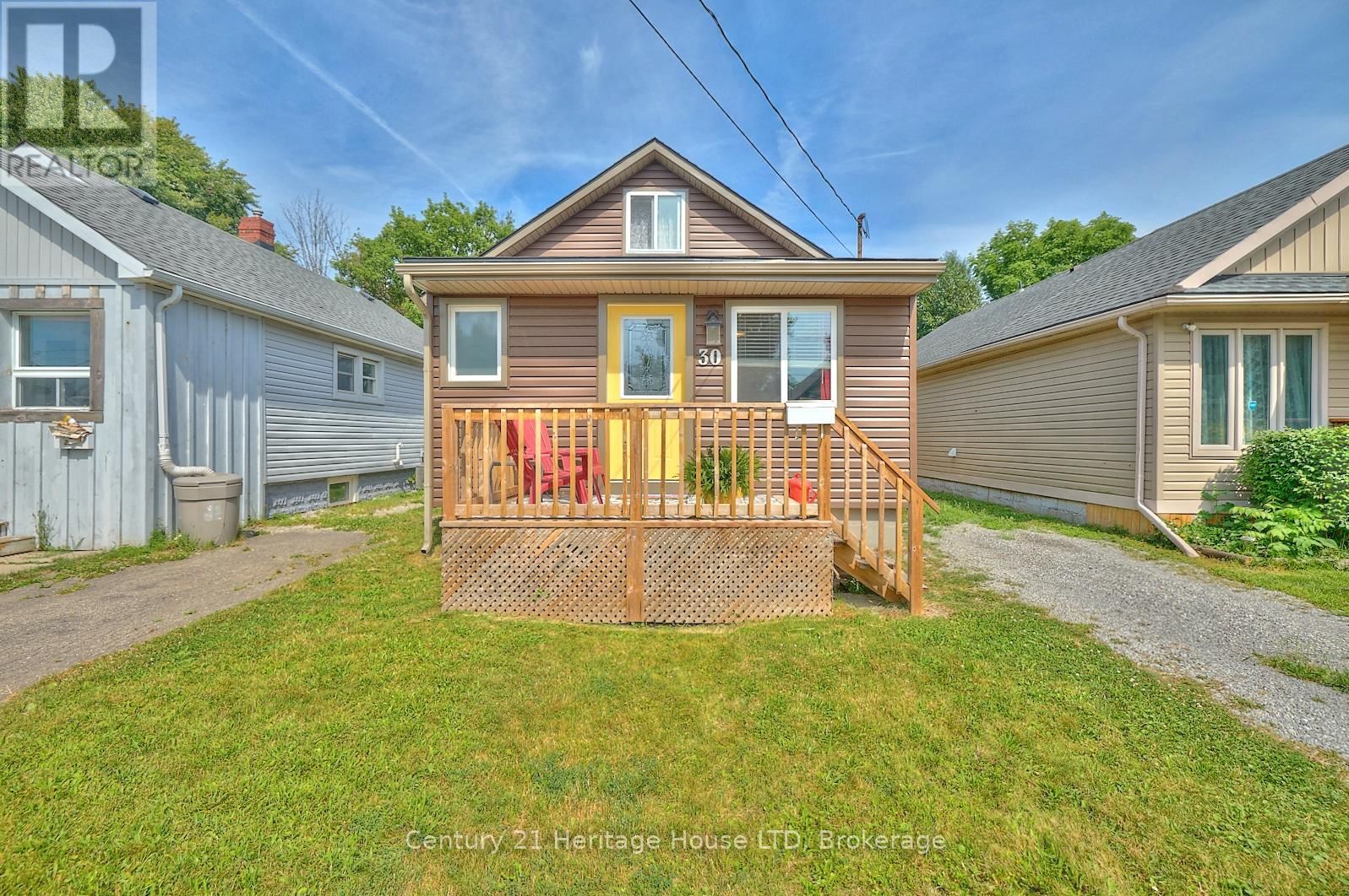 30 MCALPINE AVENUE SOUTH Image 3