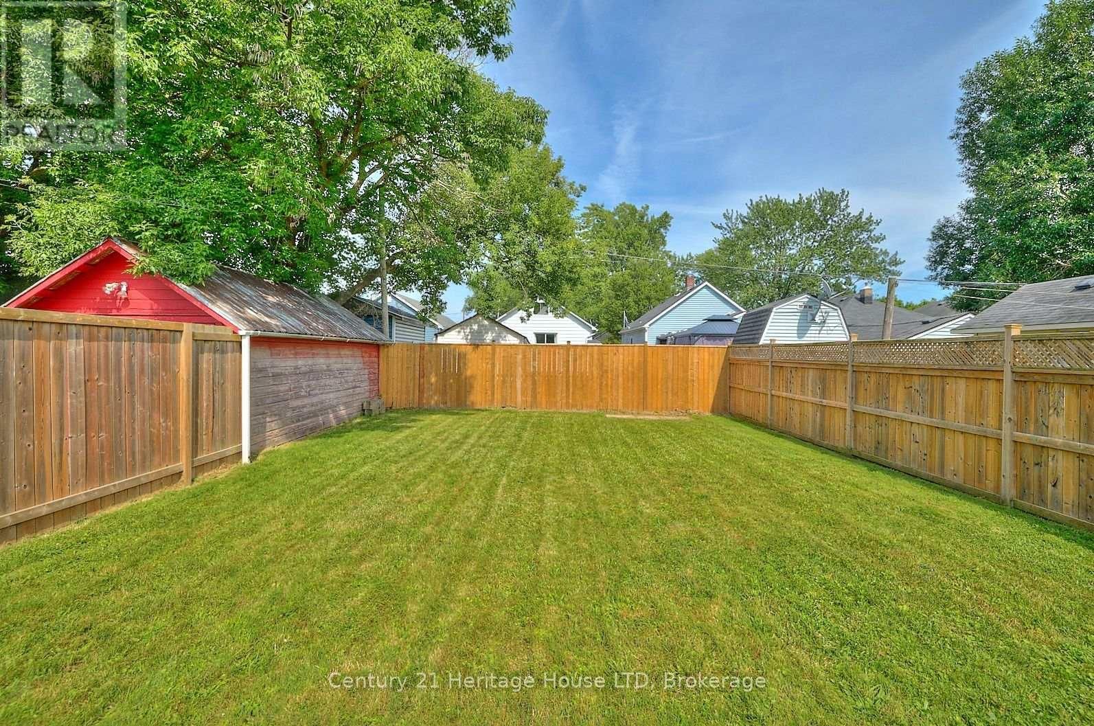 30 MCALPINE AVENUE SOUTH Image 8