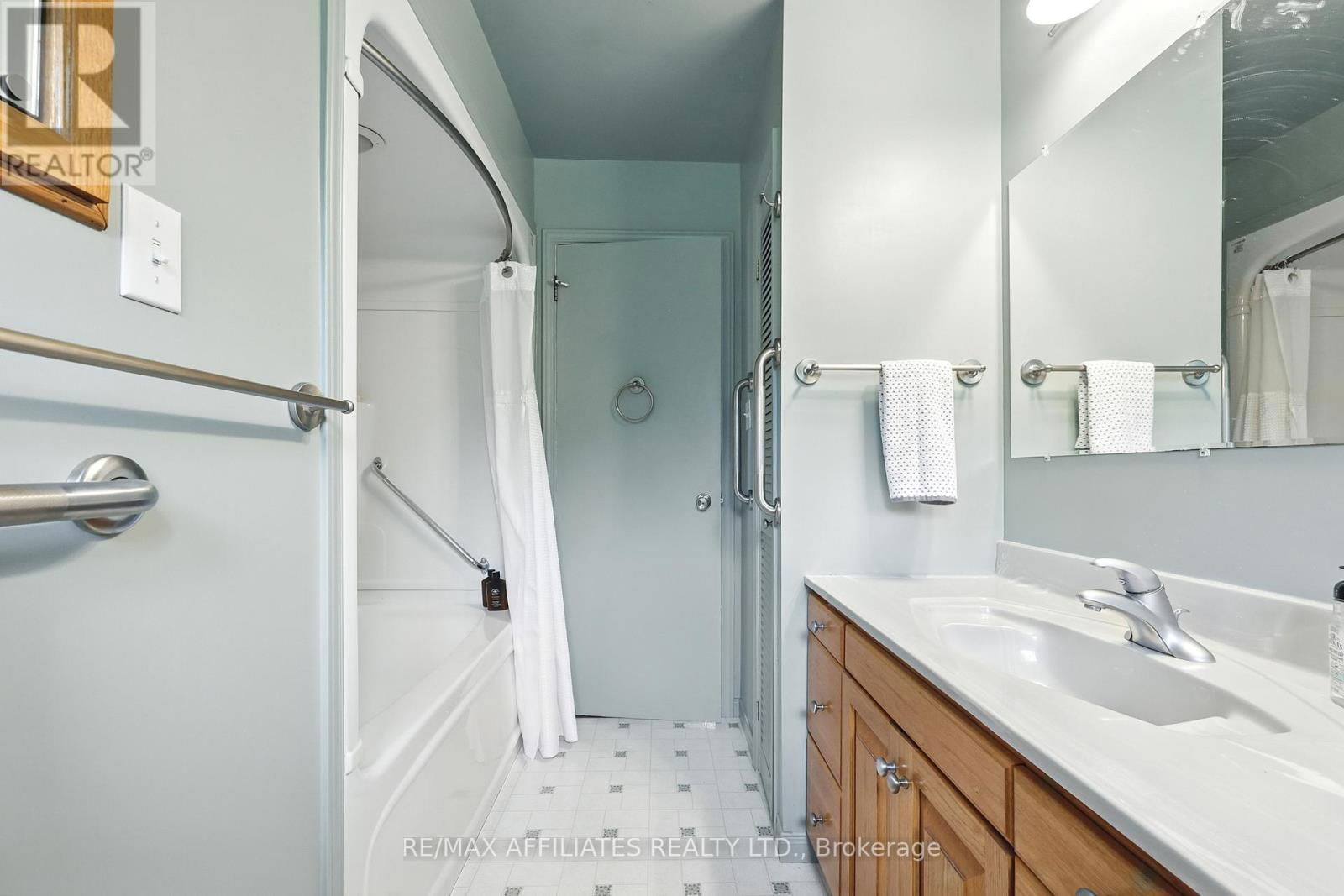 657 HARPER ROAD Image 11