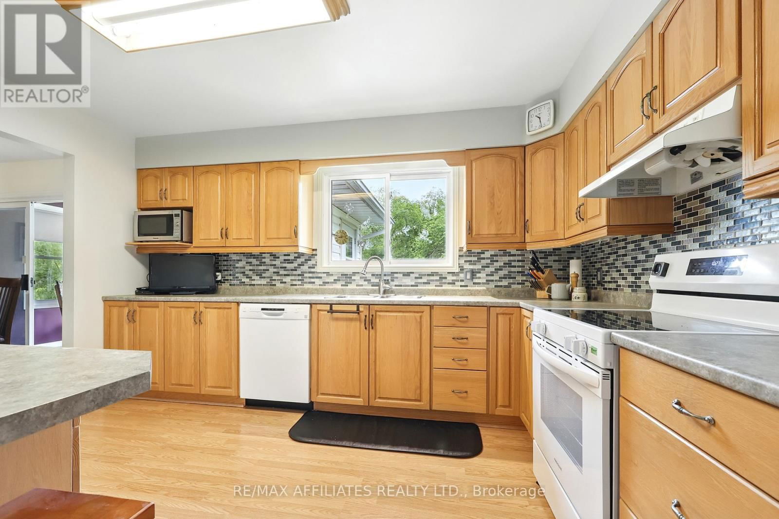 657 HARPER ROAD Image 3