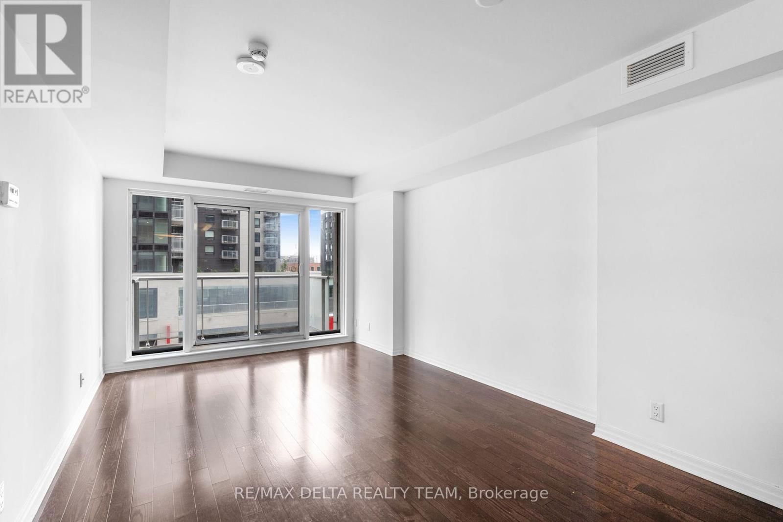403 - 242 RIDEAU STREET Image 12