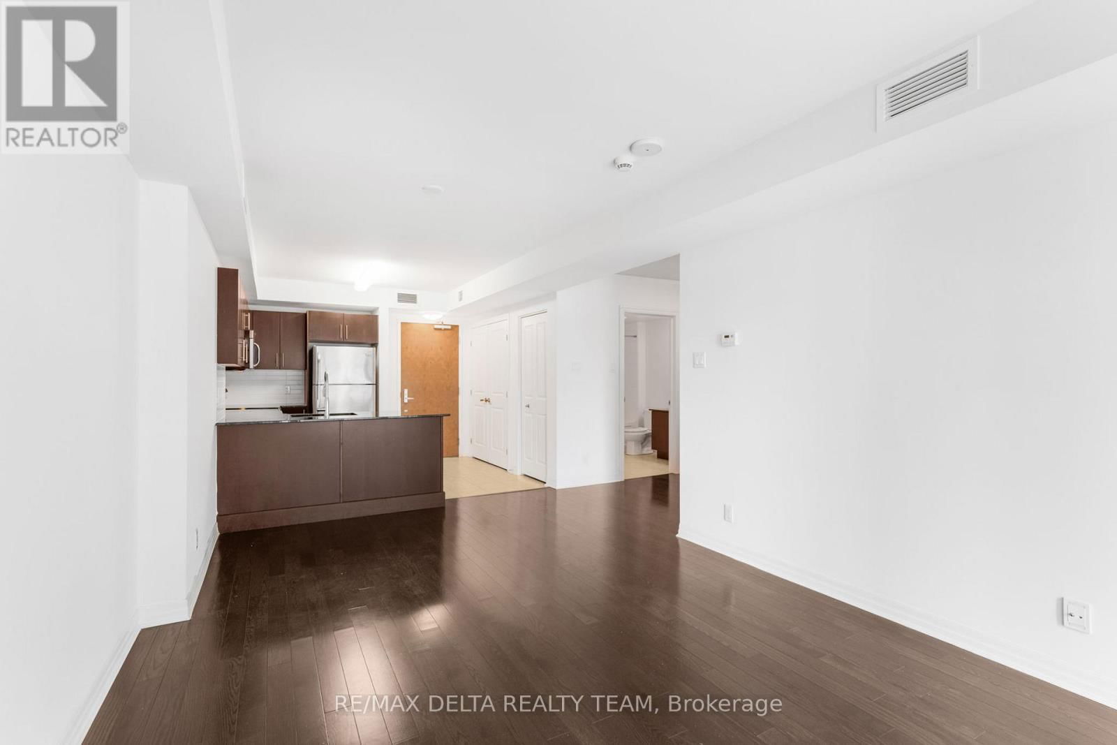 403 - 242 RIDEAU STREET Image 14