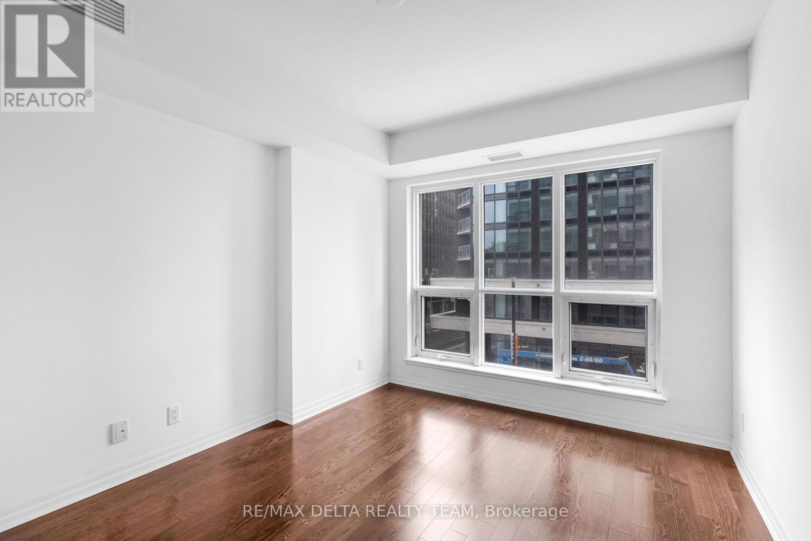 403 - 242 RIDEAU STREET Image 16