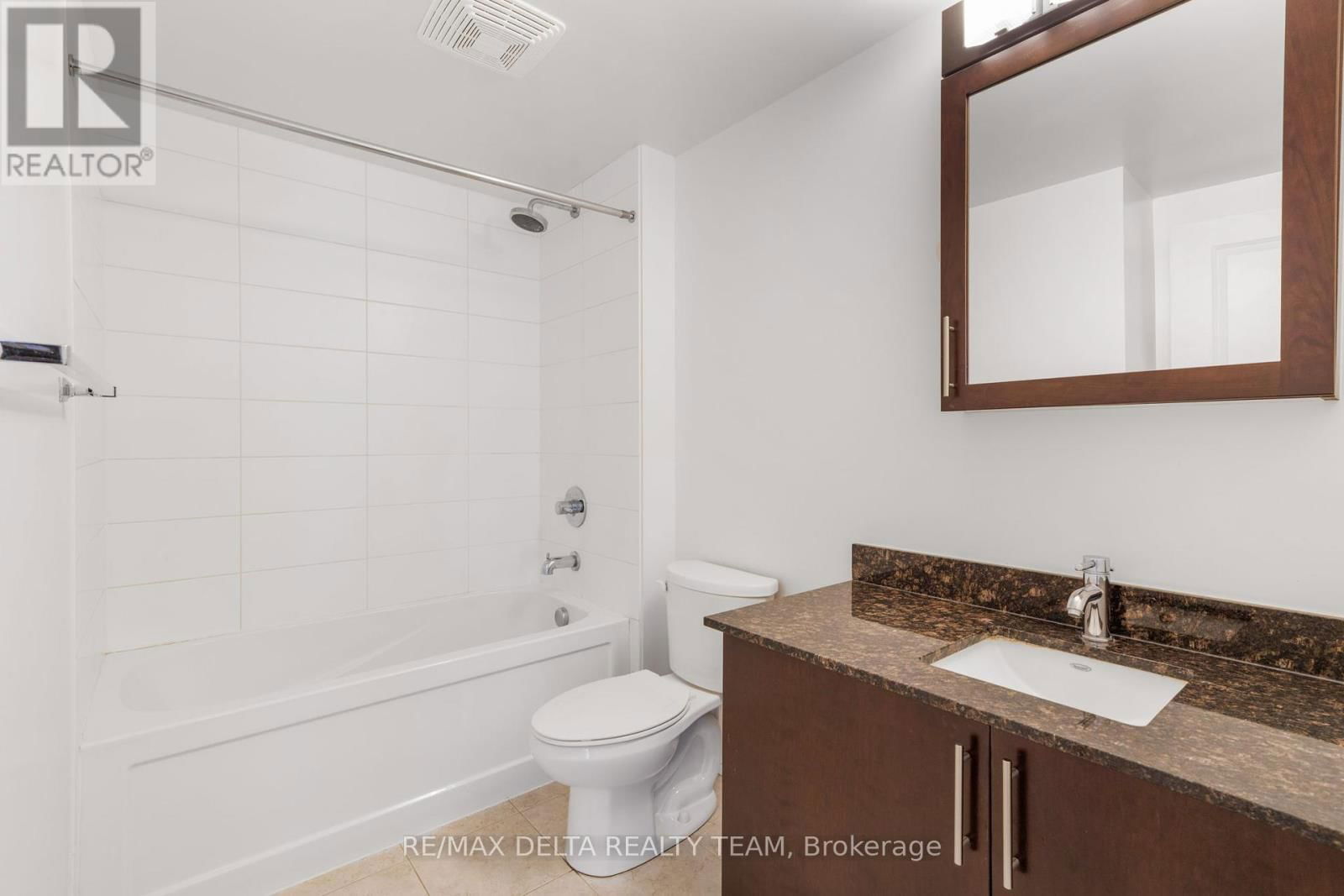 403 - 242 RIDEAU STREET Image 18