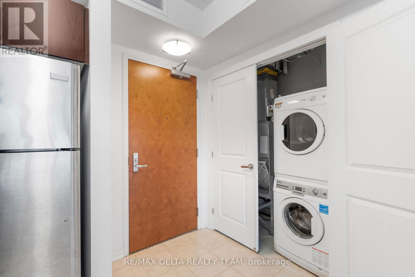 403 - 242 RIDEAU STREET Image 5
