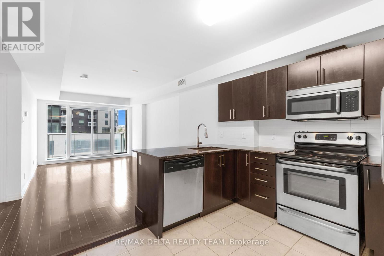 403 - 242 RIDEAU STREET Image 6