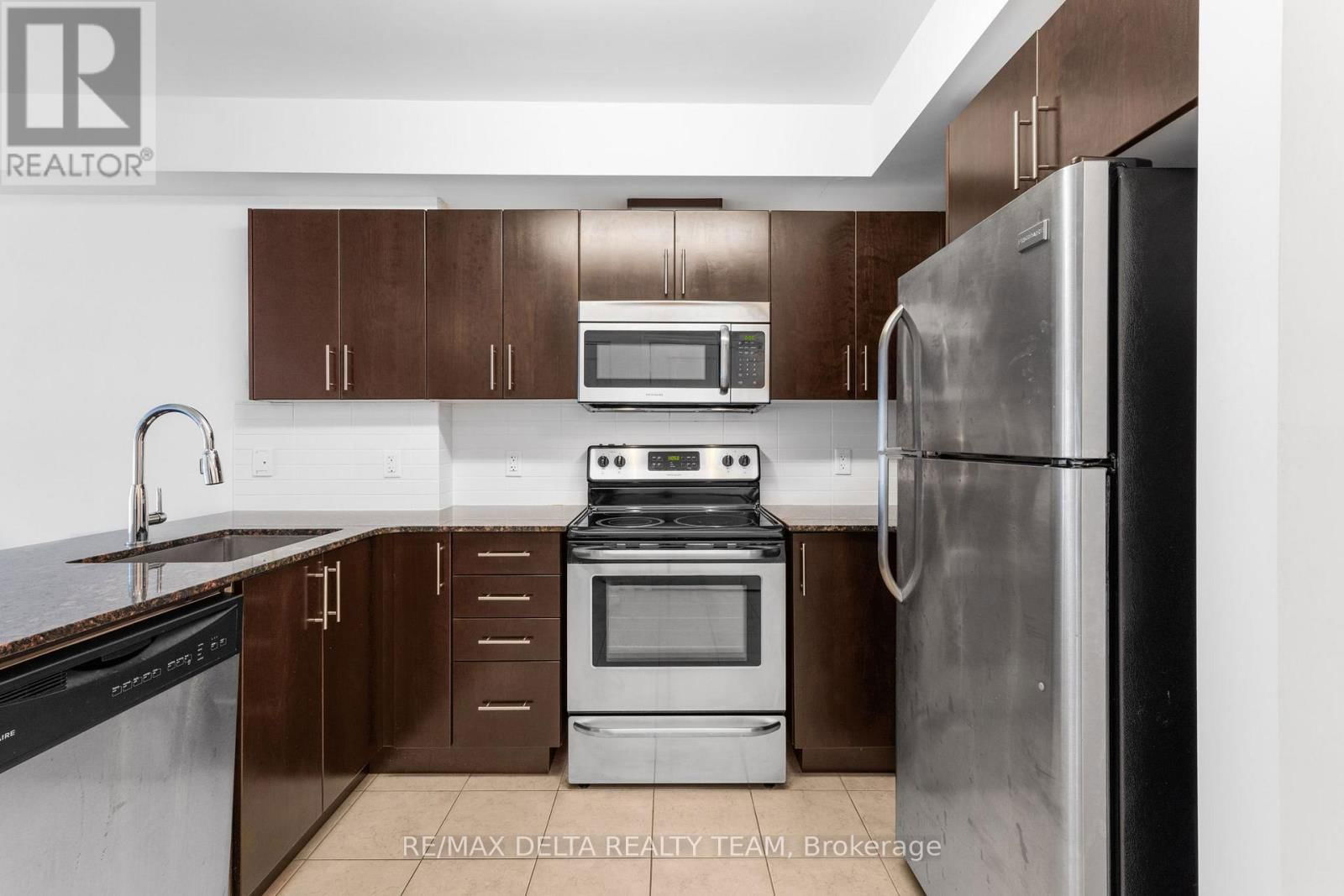 403 - 242 RIDEAU STREET Image 8