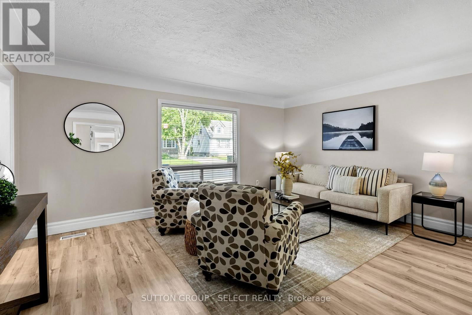 154 FOSTER AVENUE Image 11