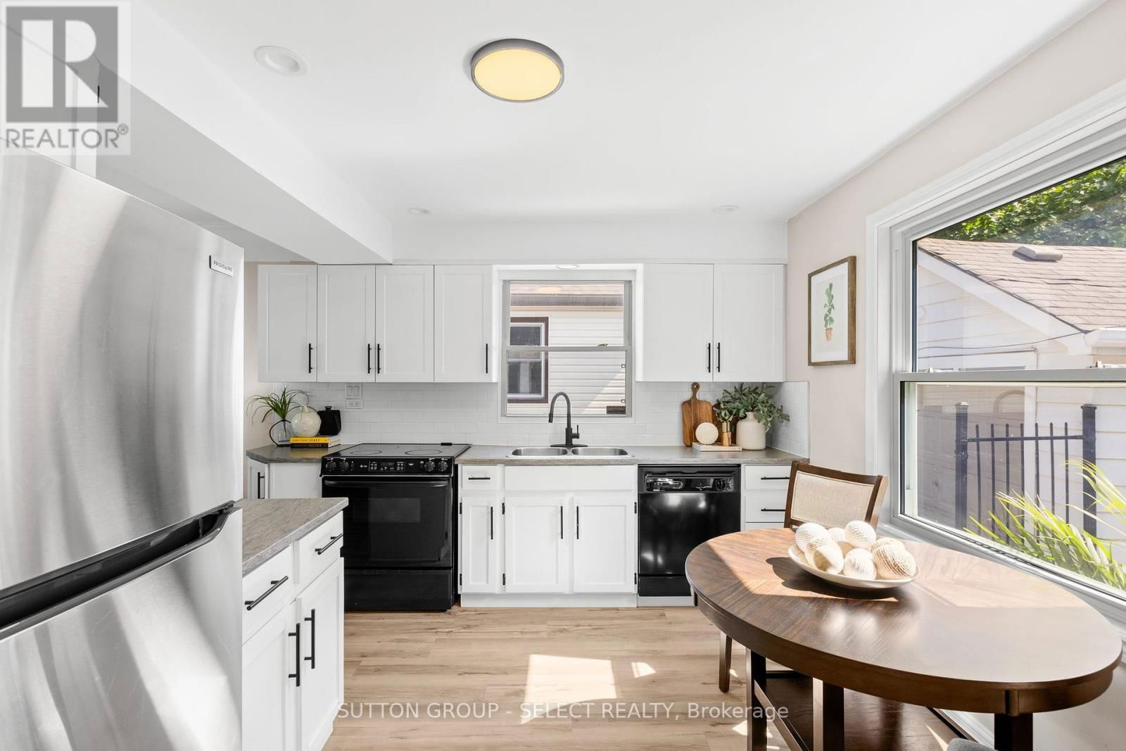 154 FOSTER AVENUE Image 17