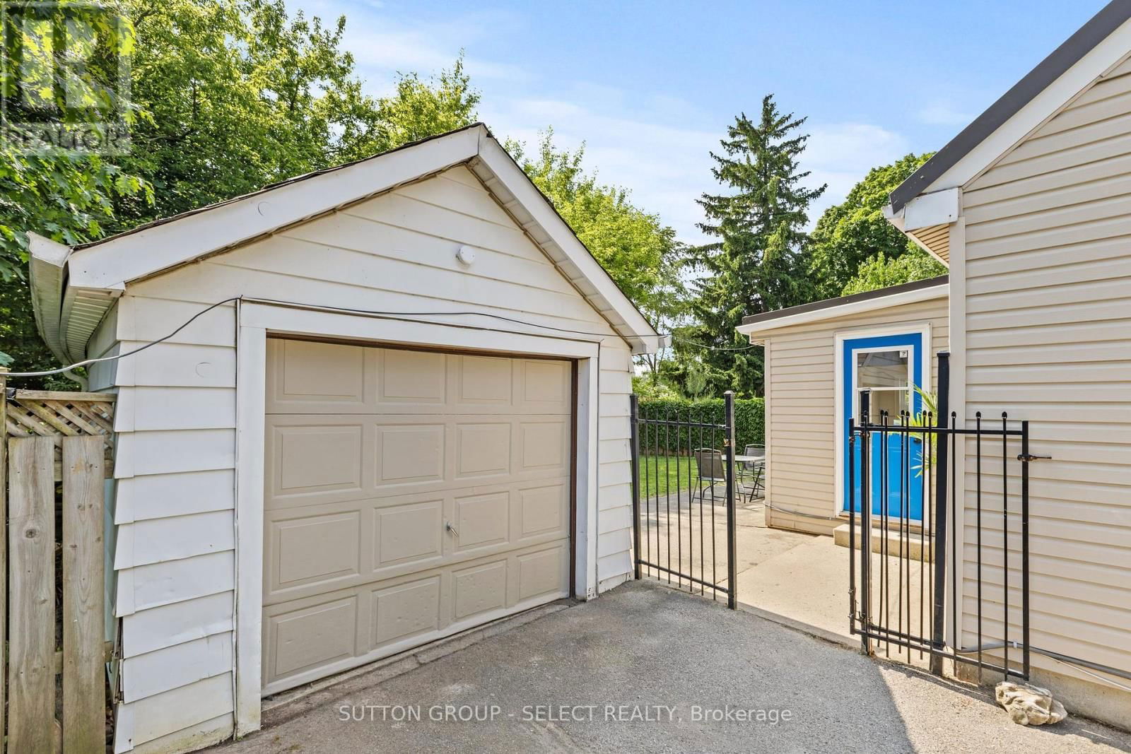 154 FOSTER AVENUE Image 43