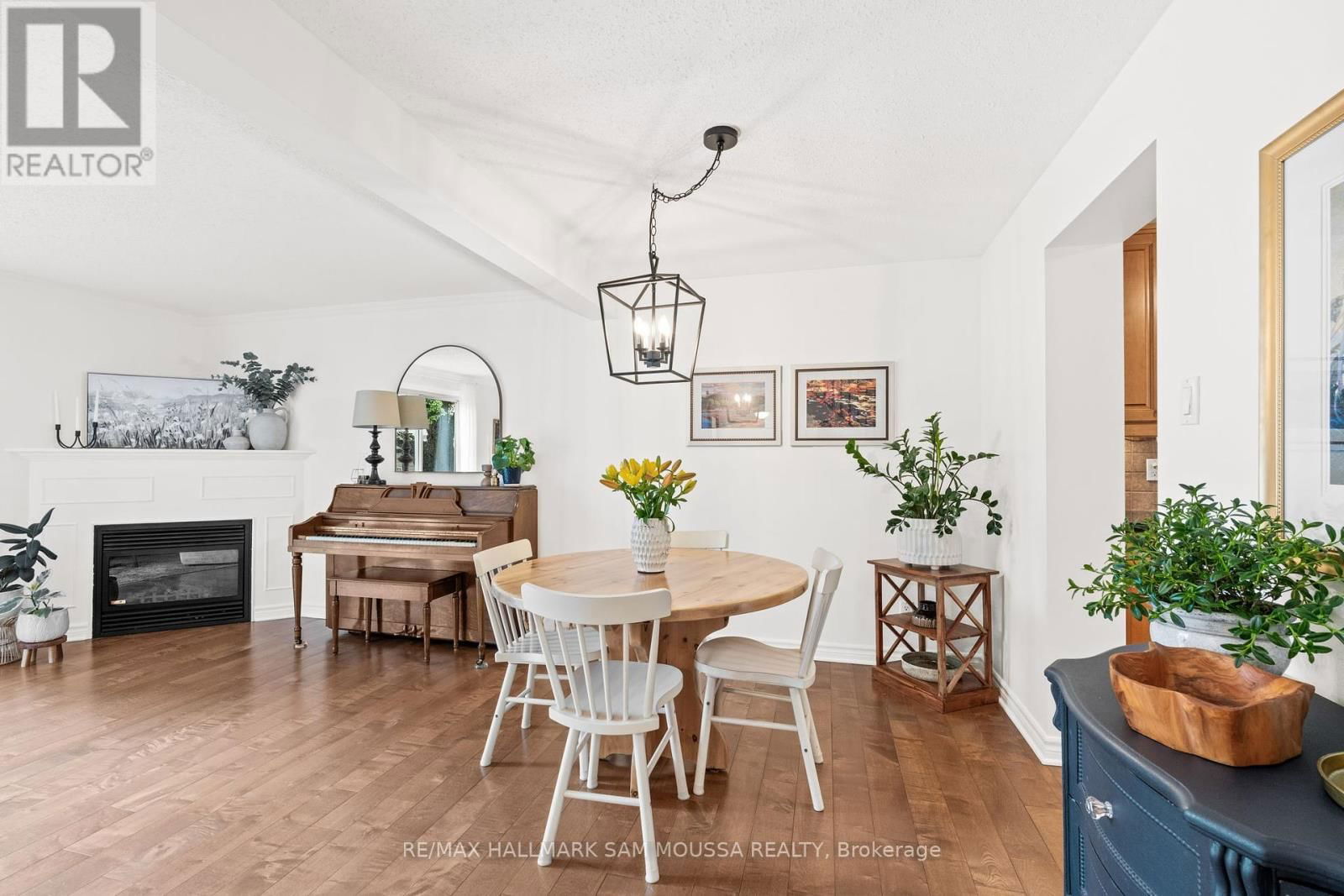 19 BERKSHIRE WAY Image 13