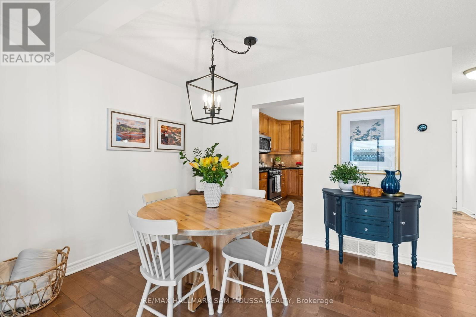 19 BERKSHIRE WAY Image 14