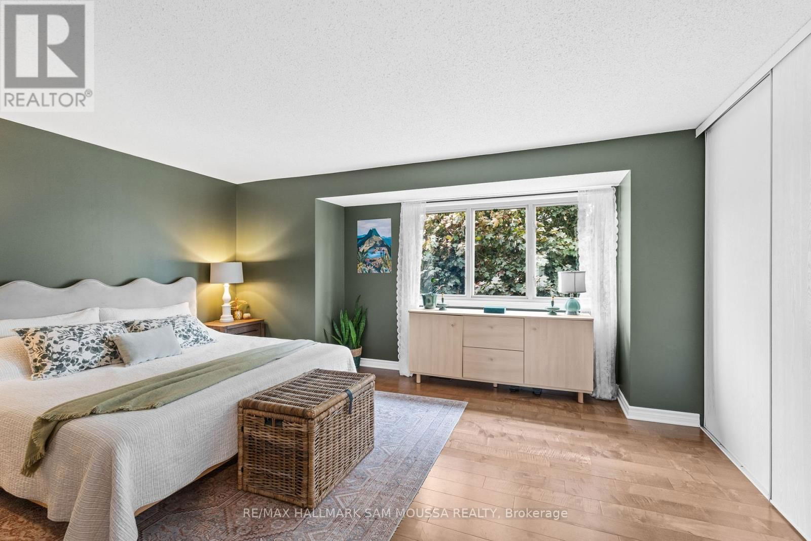 19 BERKSHIRE WAY Image 22