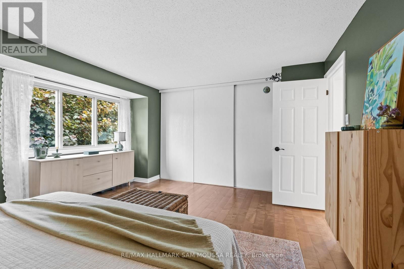 19 BERKSHIRE WAY Image 24