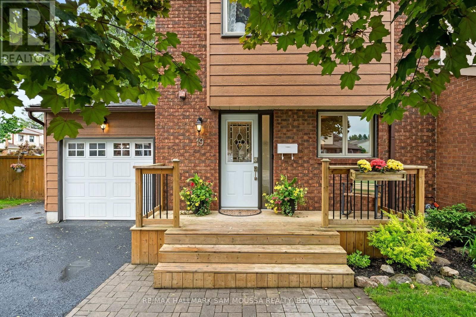 19 BERKSHIRE WAY Image 3