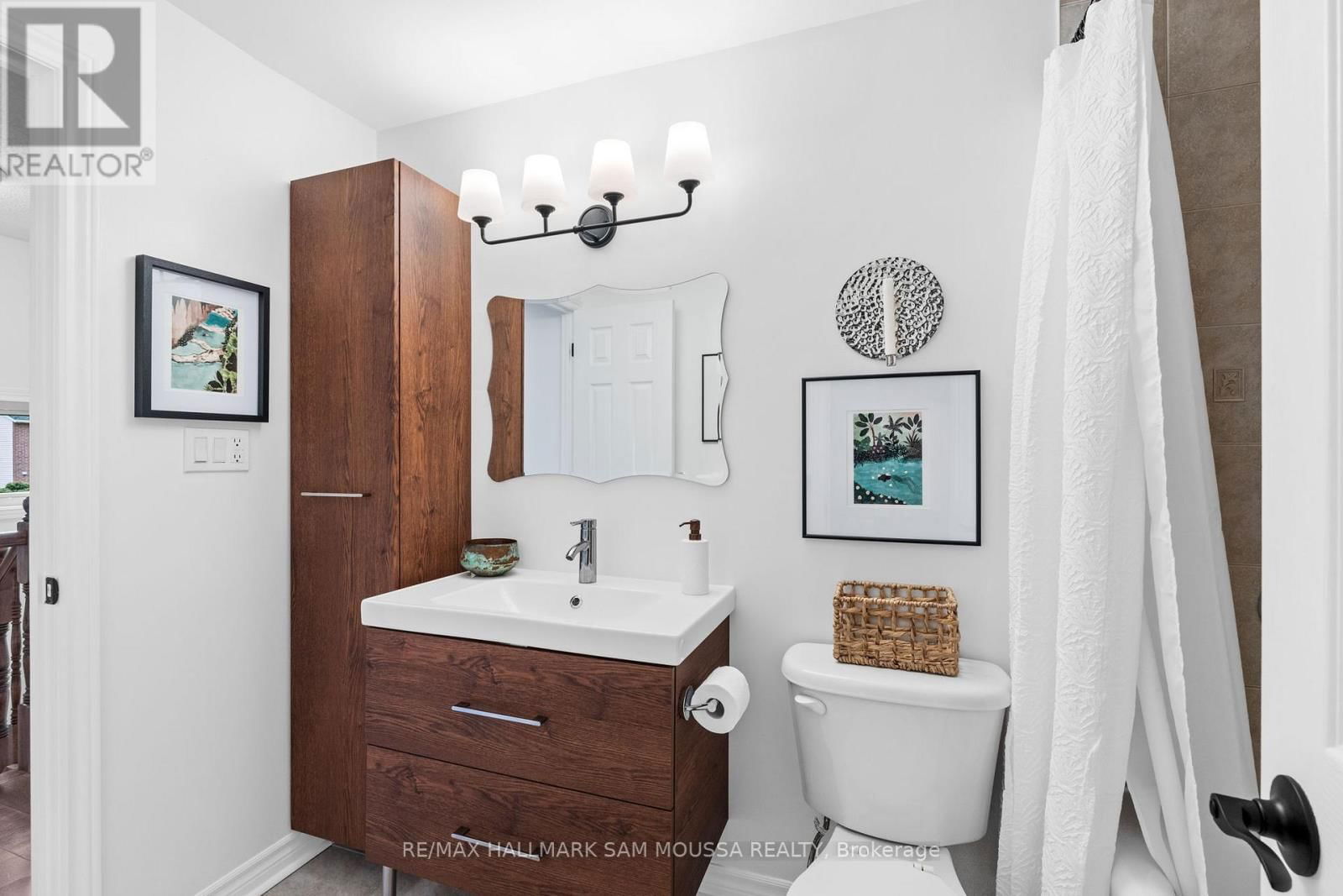 19 BERKSHIRE WAY Image 30