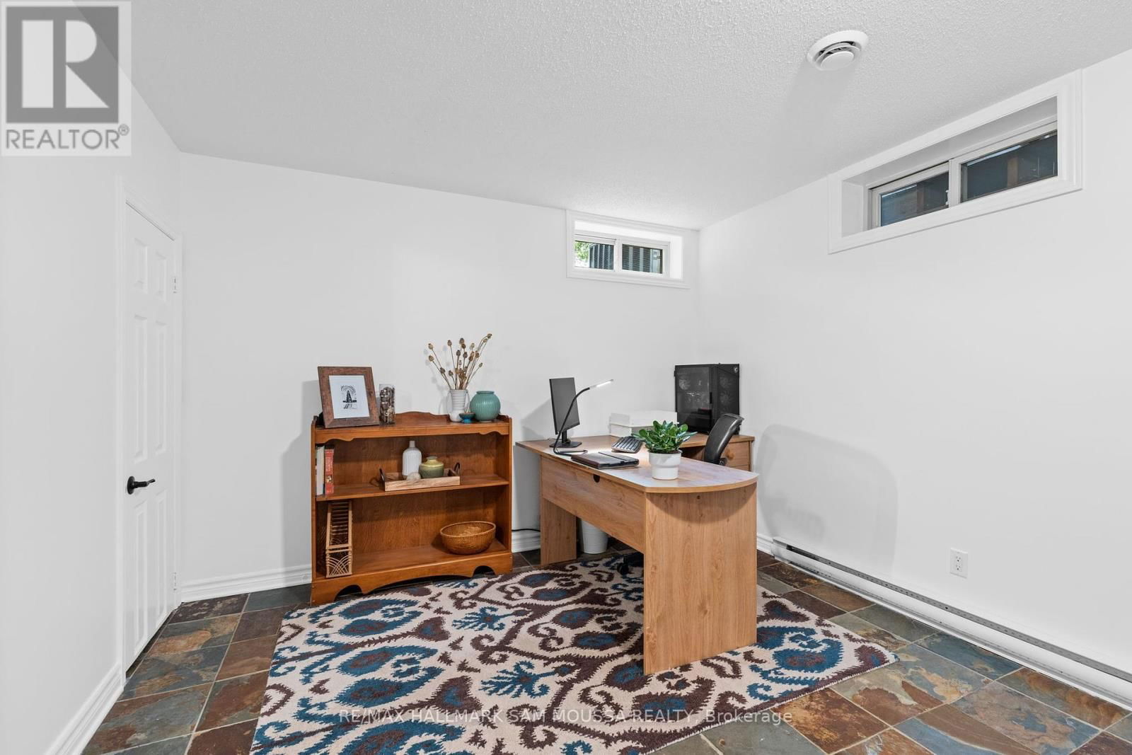19 BERKSHIRE WAY Image 35