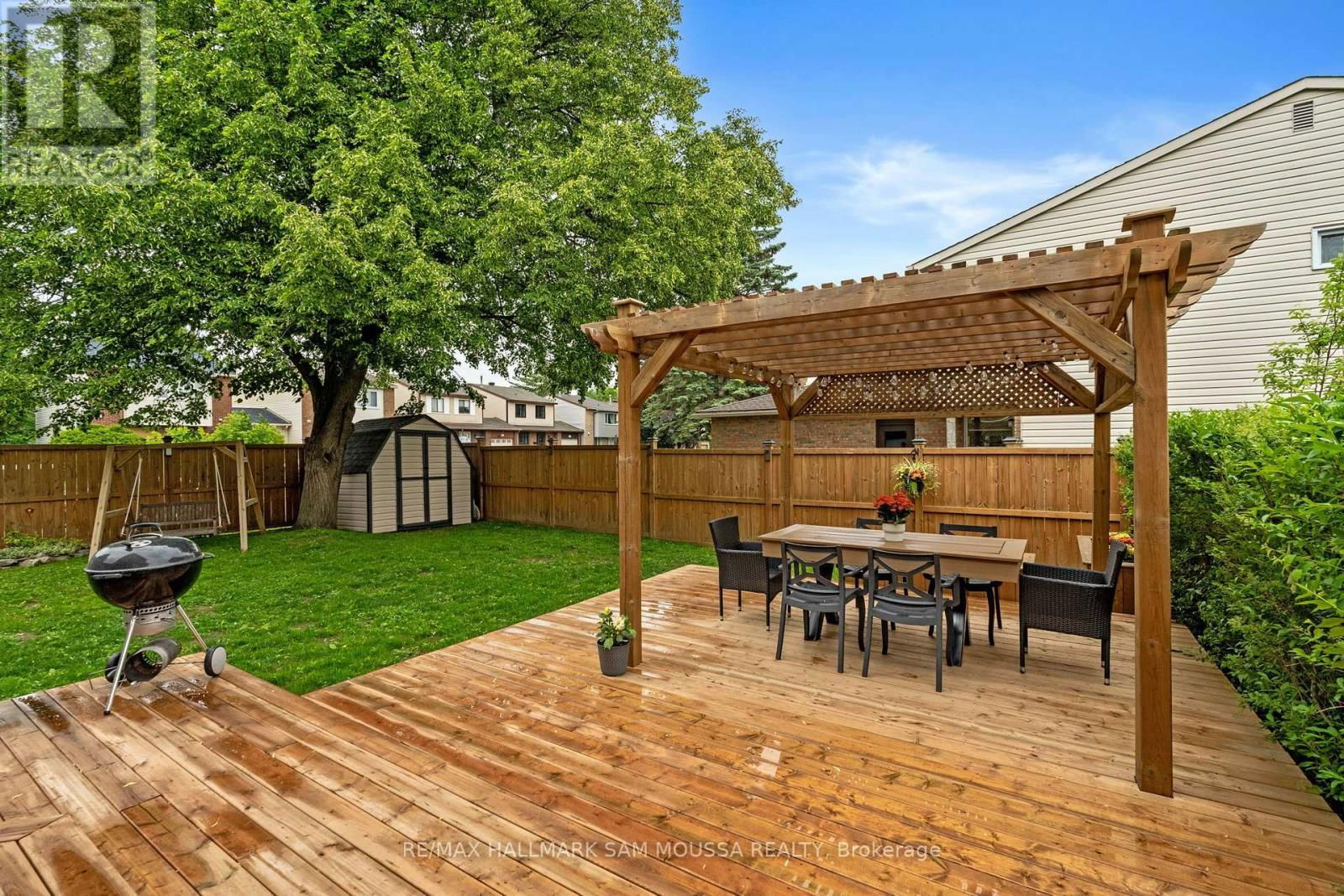 19 BERKSHIRE WAY Image 36