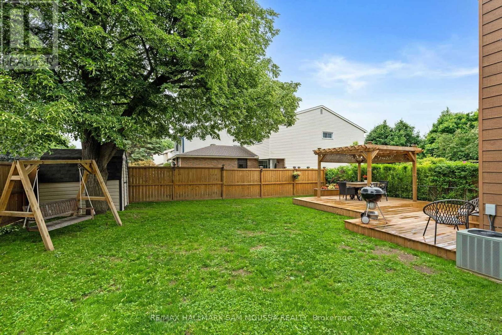 19 BERKSHIRE WAY Image 37