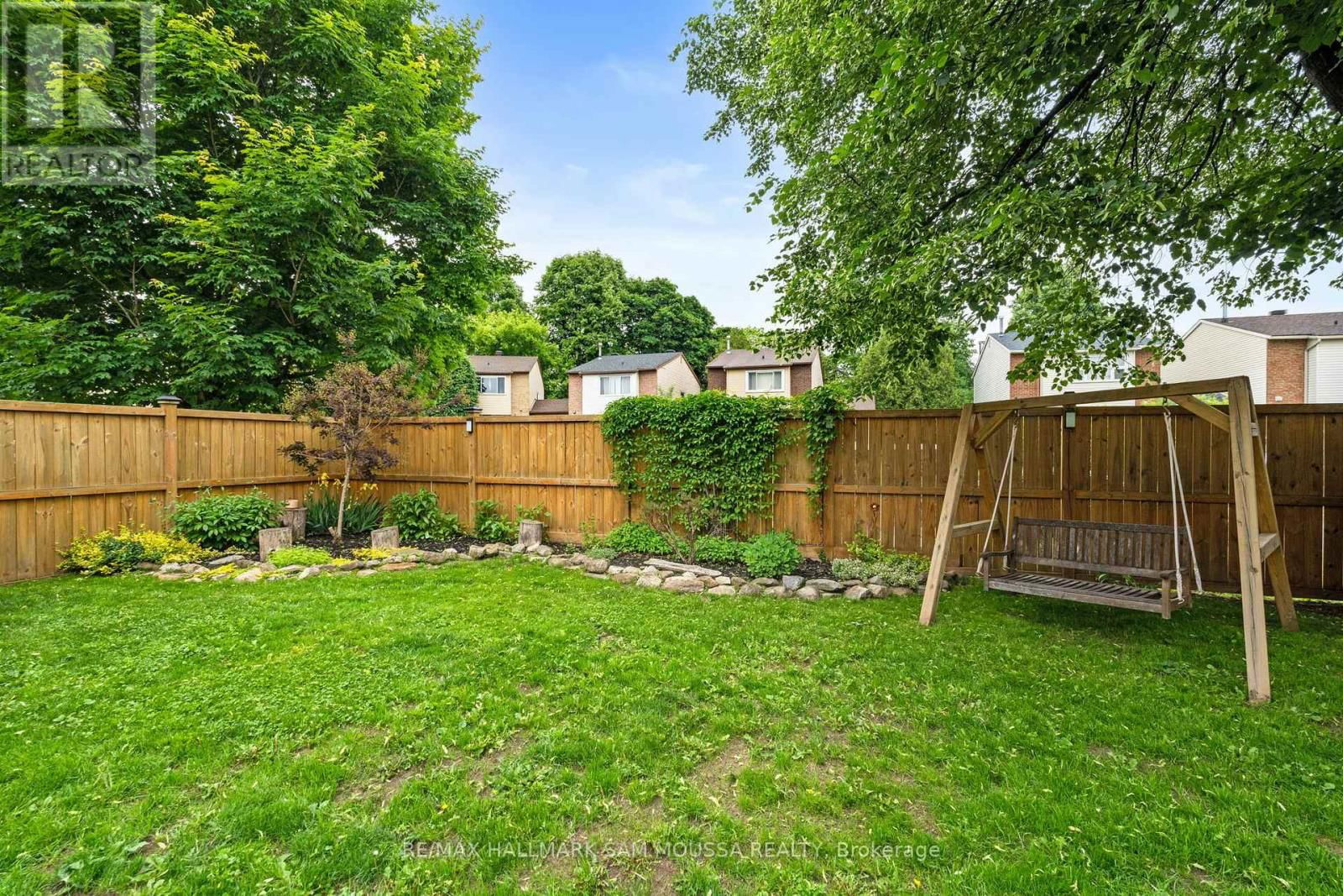 19 BERKSHIRE WAY Image 38