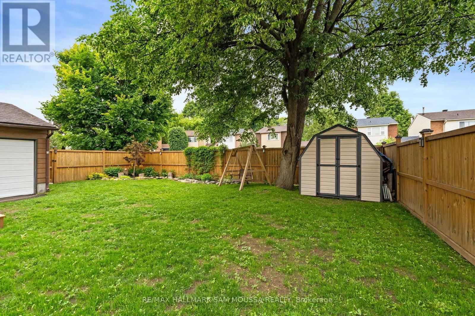 19 BERKSHIRE WAY Image 39
