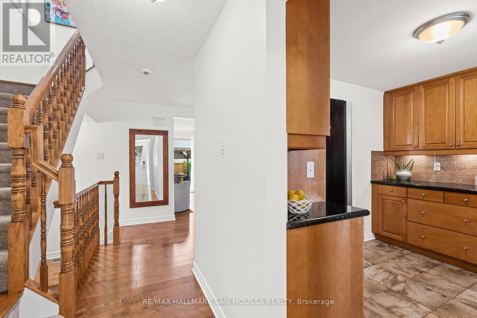 19 BERKSHIRE WAY Image 6