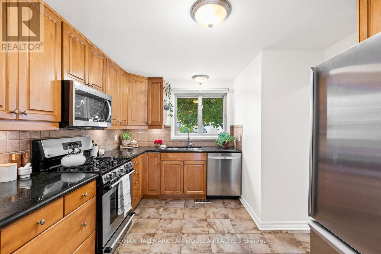 19 BERKSHIRE WAY Image 8