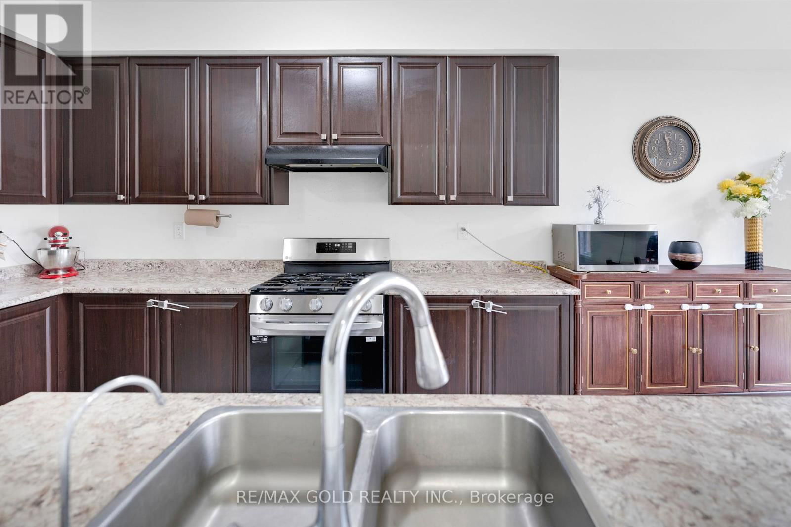 30 COOKE AVENUE Image 15