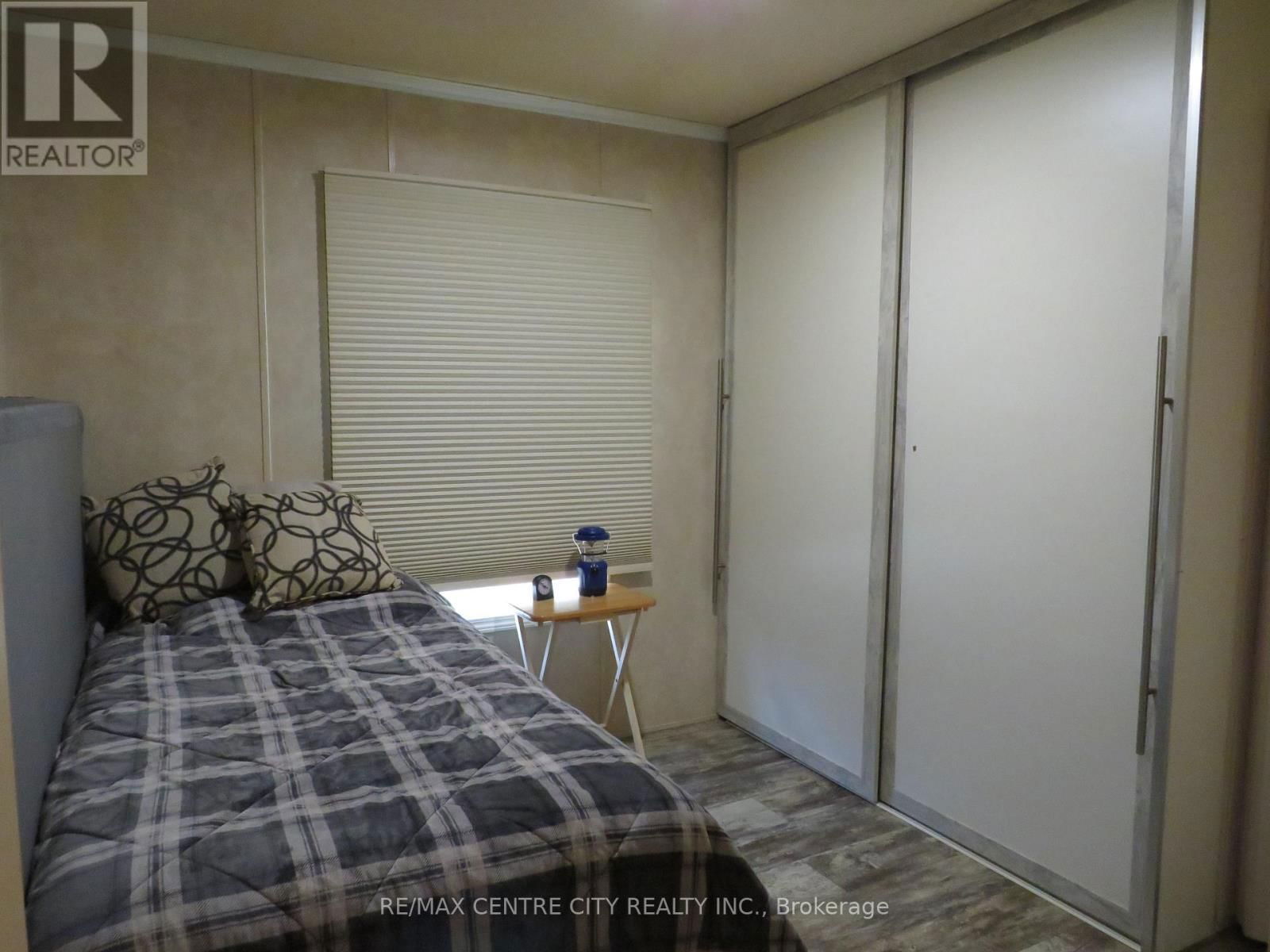 106 - 15895 LONGWOODS ROAD Image 11