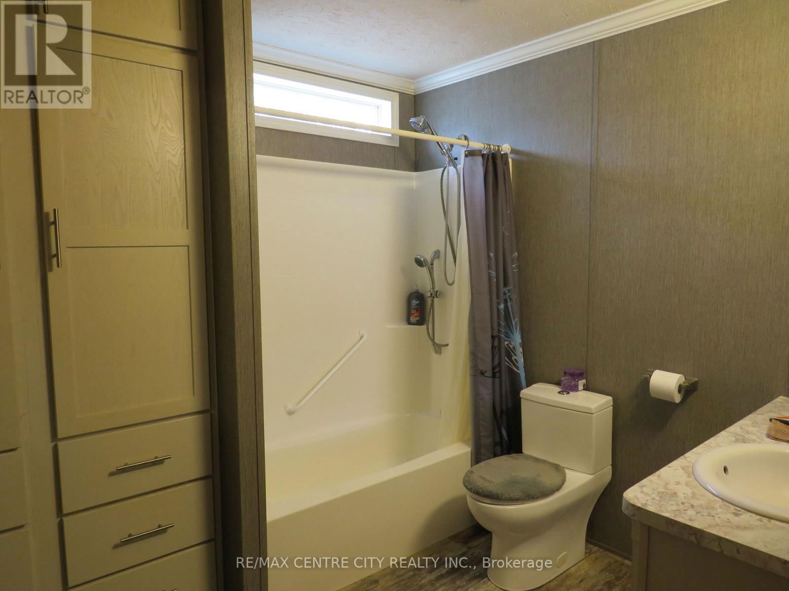 106 - 15895 LONGWOODS ROAD Image 12