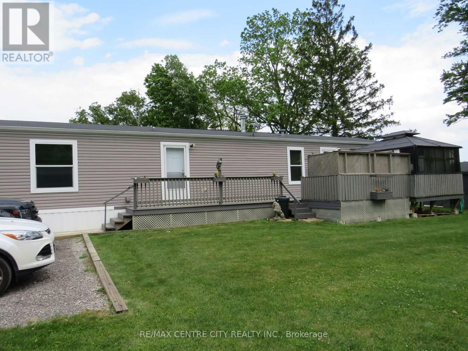 106 - 15895 LONGWOODS ROAD Image 3