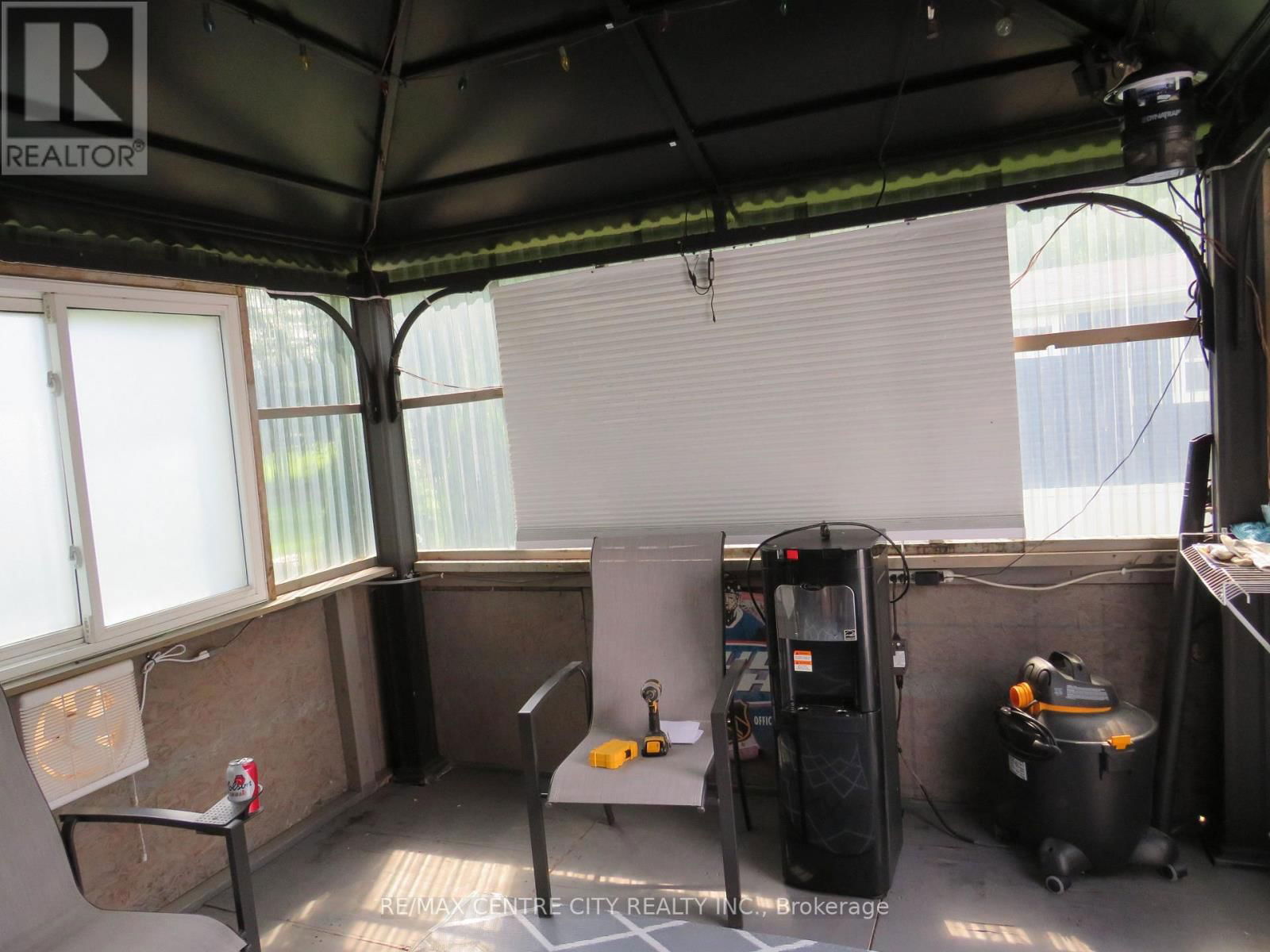 106 - 15895 LONGWOODS ROAD Image 6