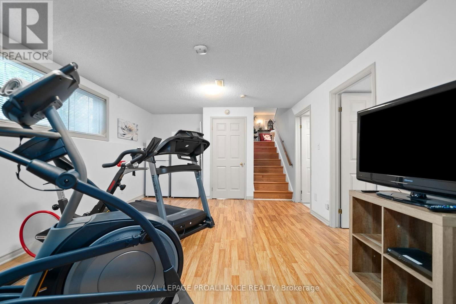 2390 COUNTY ROAD 40 Image 33